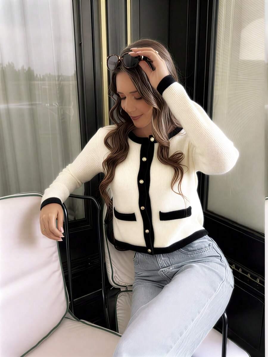 sweter kontrast guziki