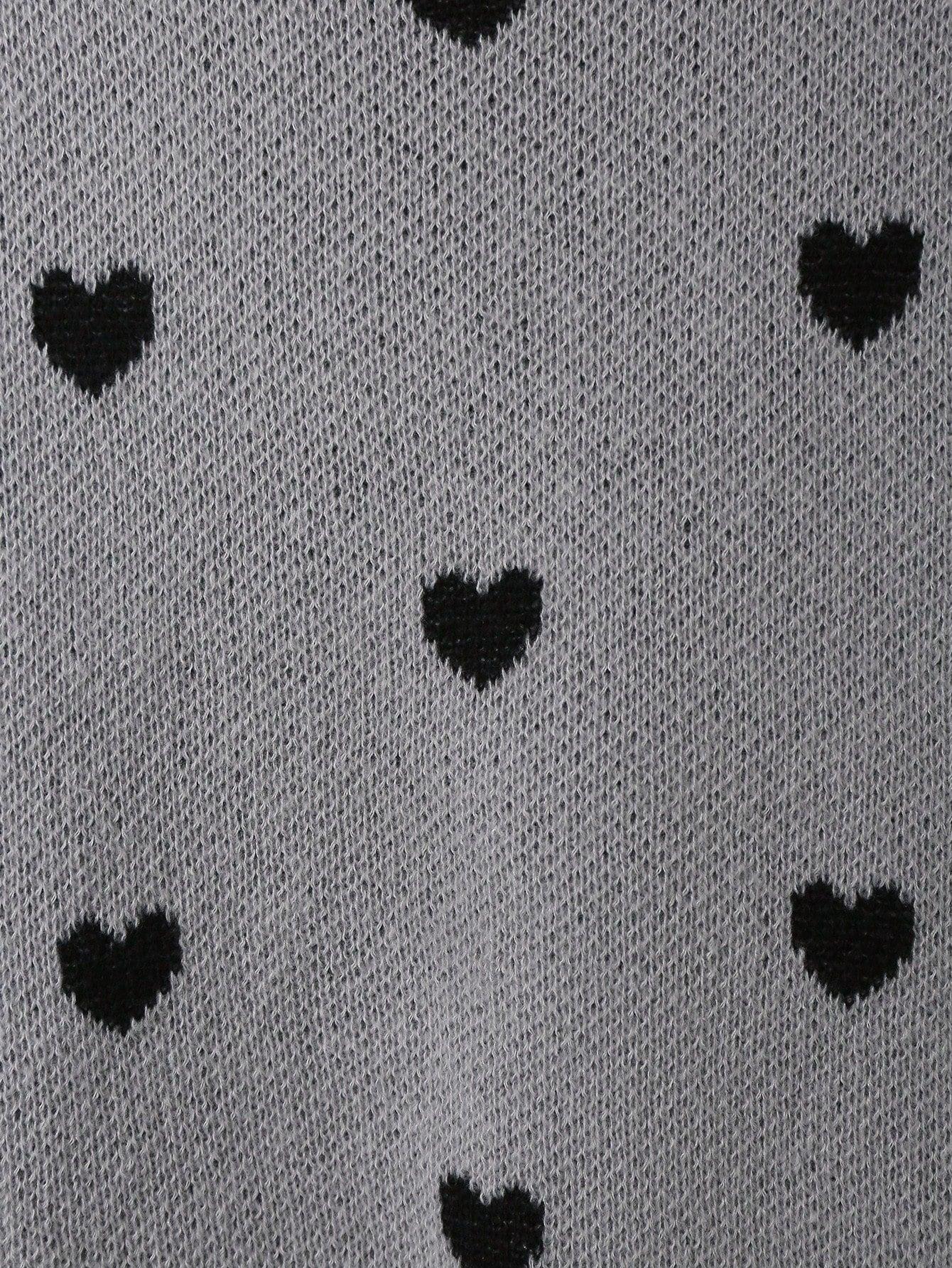 szary sweter stójka wzór serca