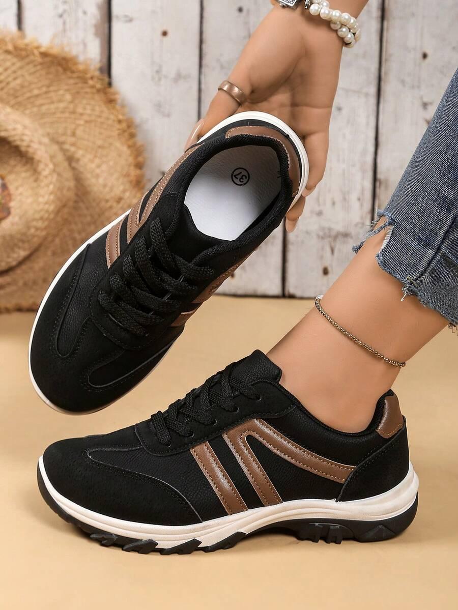 czarne buty sportowe