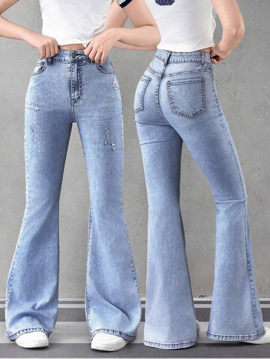 niebieskie spodnie jeans 