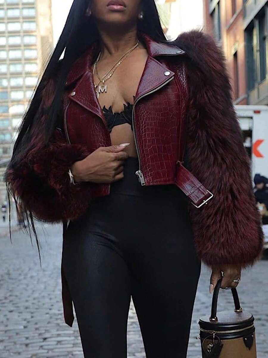 CZERWONA KURTKA ZAMEK