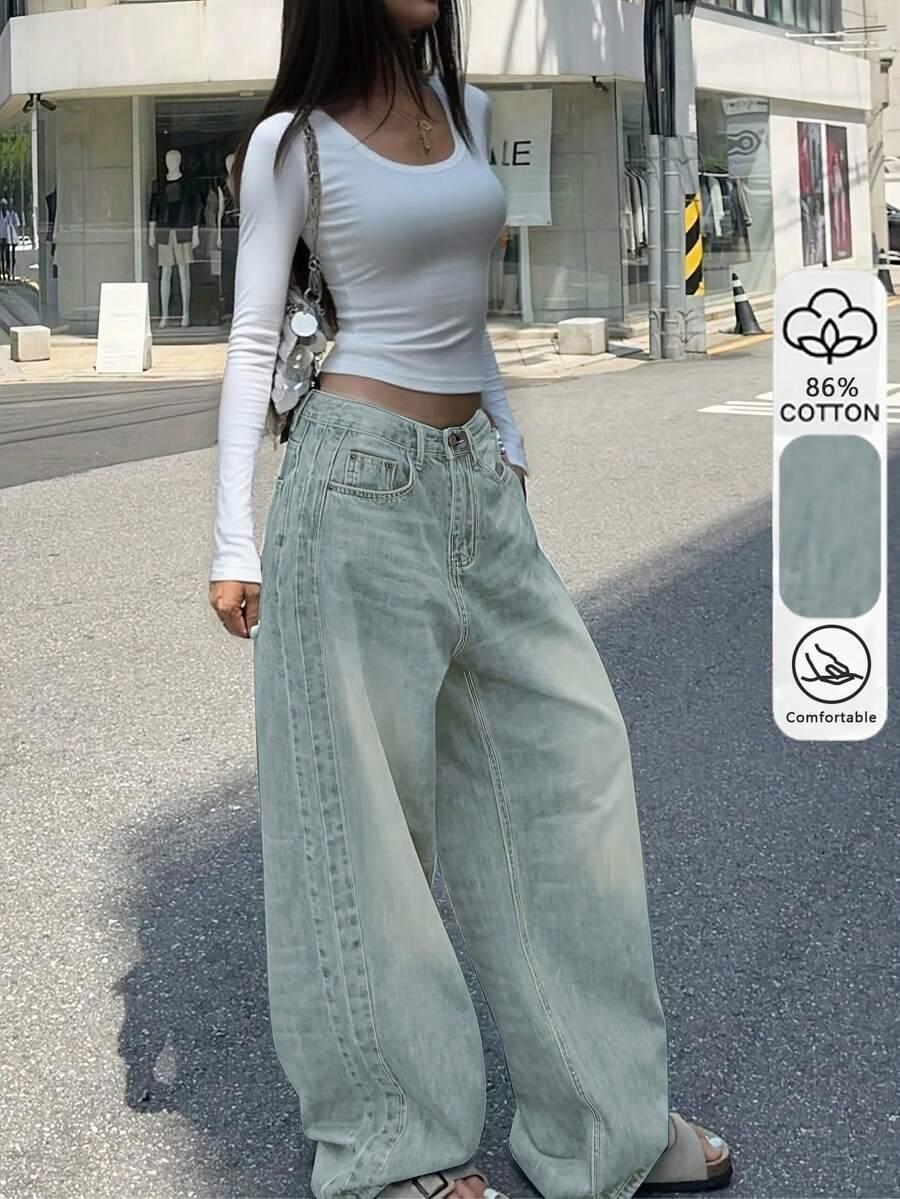 niebieskie spodnie jeansowe