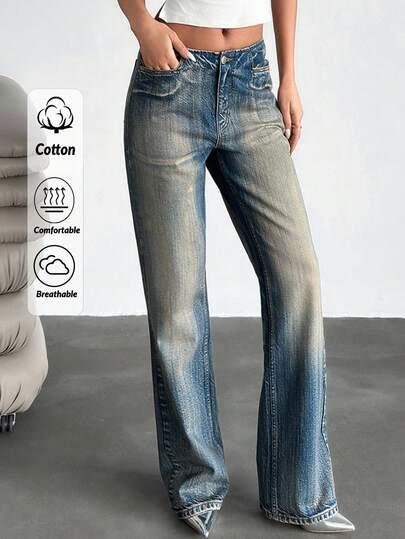 niebieskie spodnie jeans