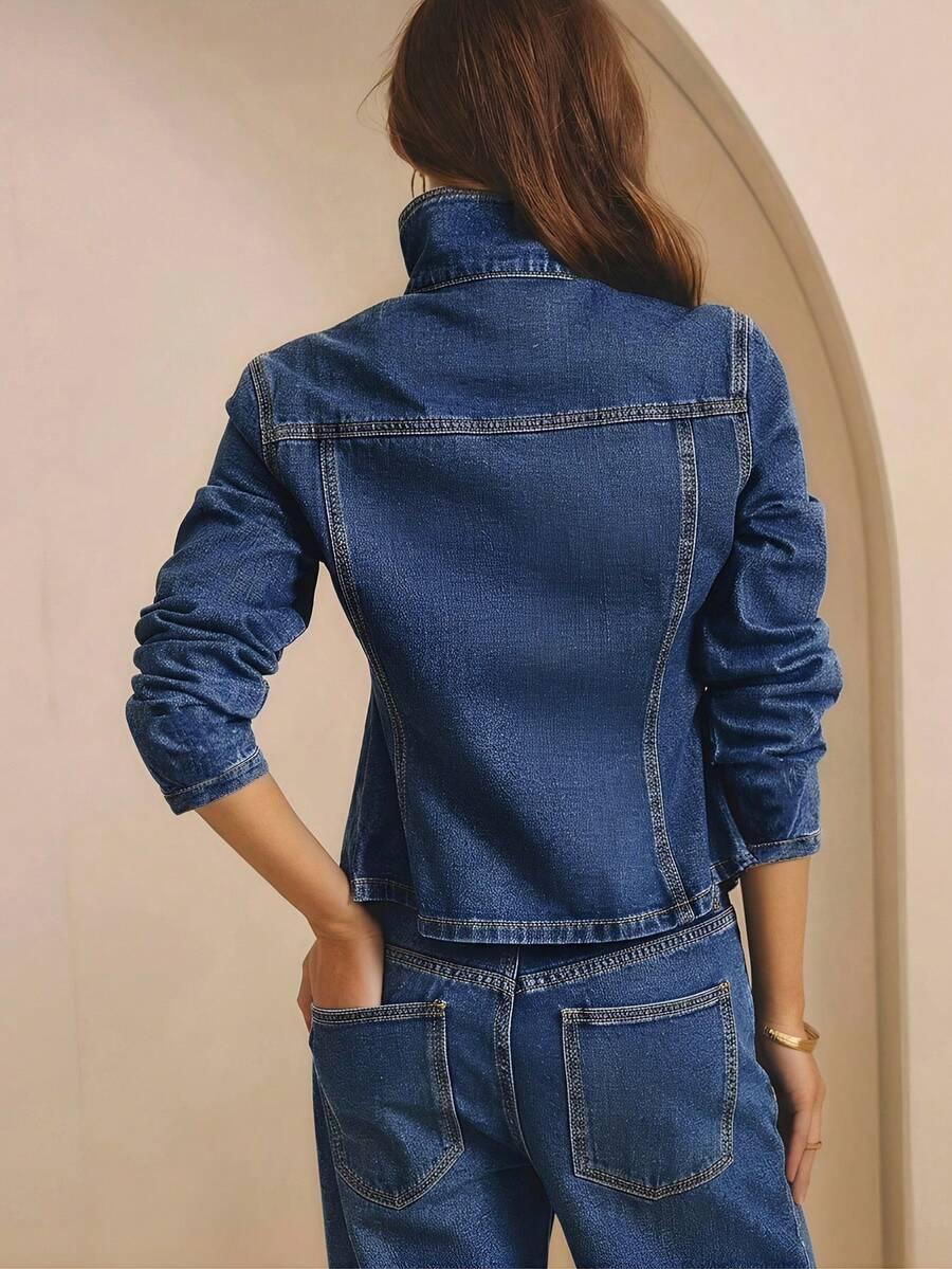 niebieska kurtka jeans