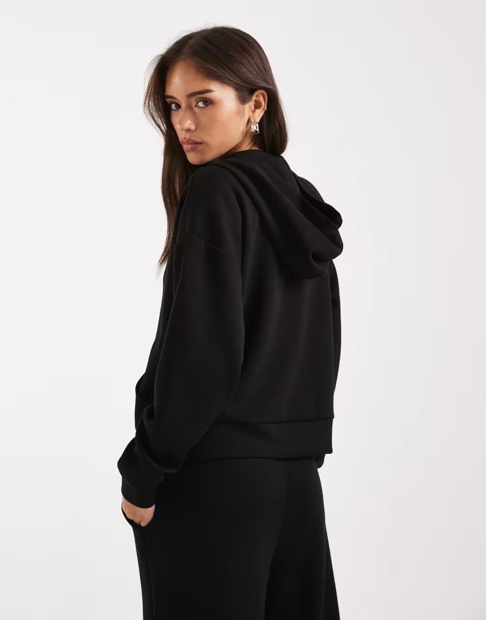 czarna bluza kaptur zamek