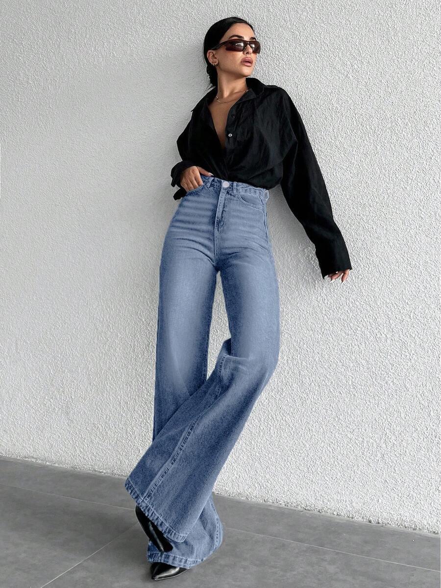 niebieskie spodnie jeans