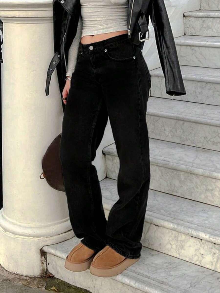 czarne spodnie jeans