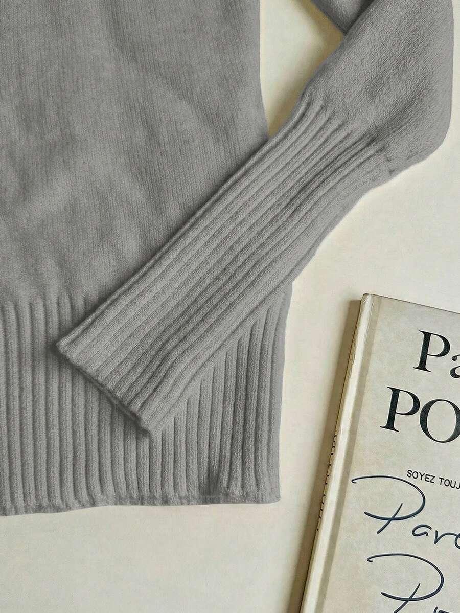 szary ocieplany sweter