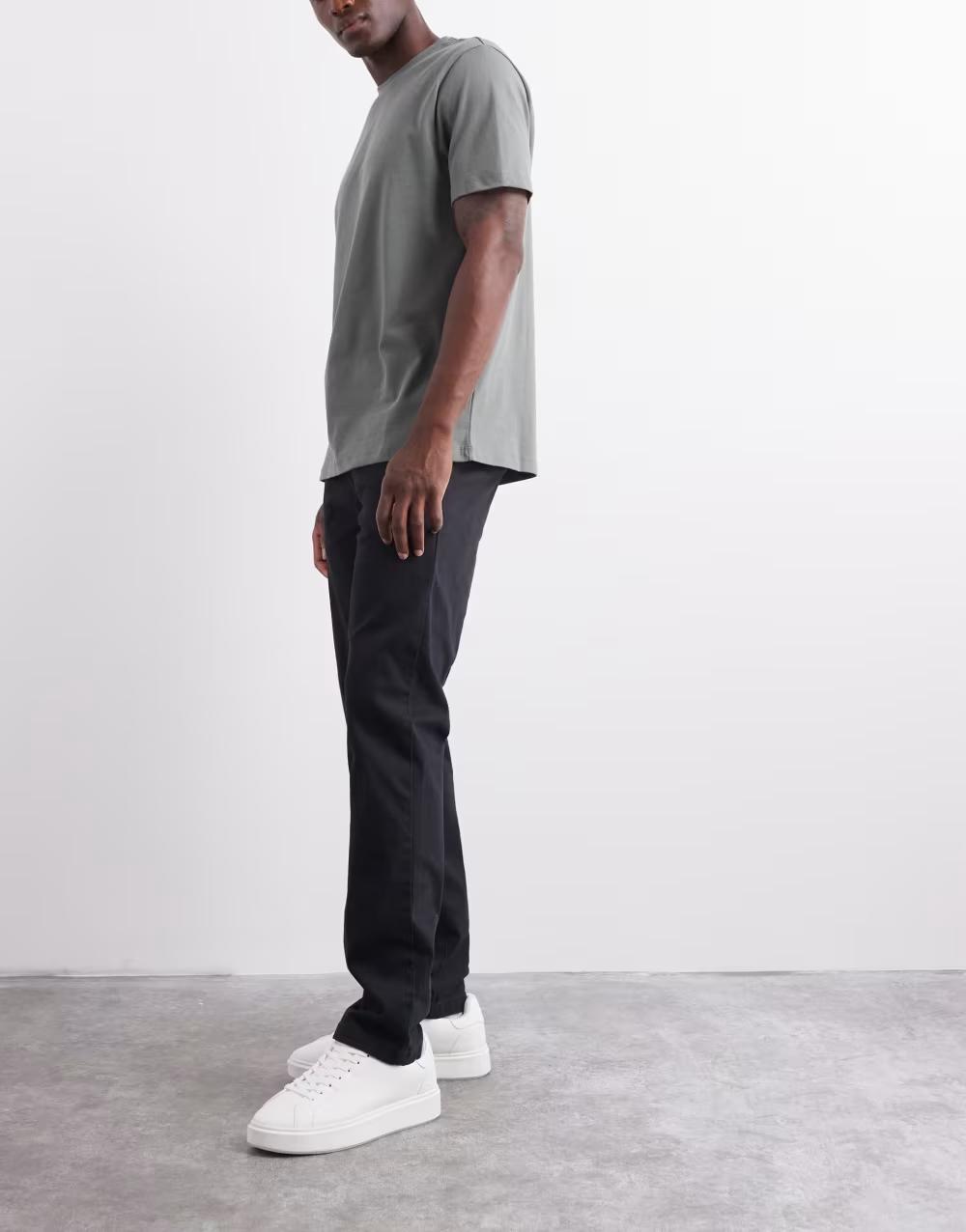 czarne spodnie jeans kieszenie