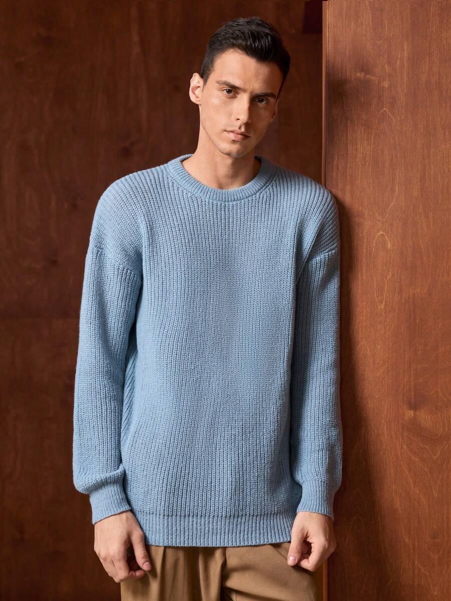 niebieski sweter okrągły dekolt