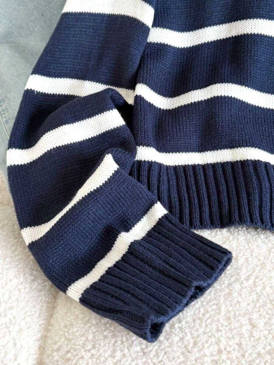dzianinowy sweter wzór paski 
