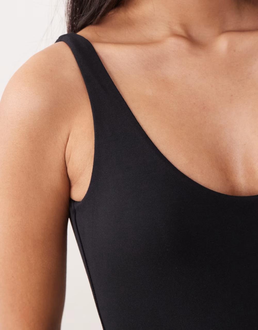 CZARNE BODY MODELUJĄCE Z WYCIĘCIEM NA PLECACH