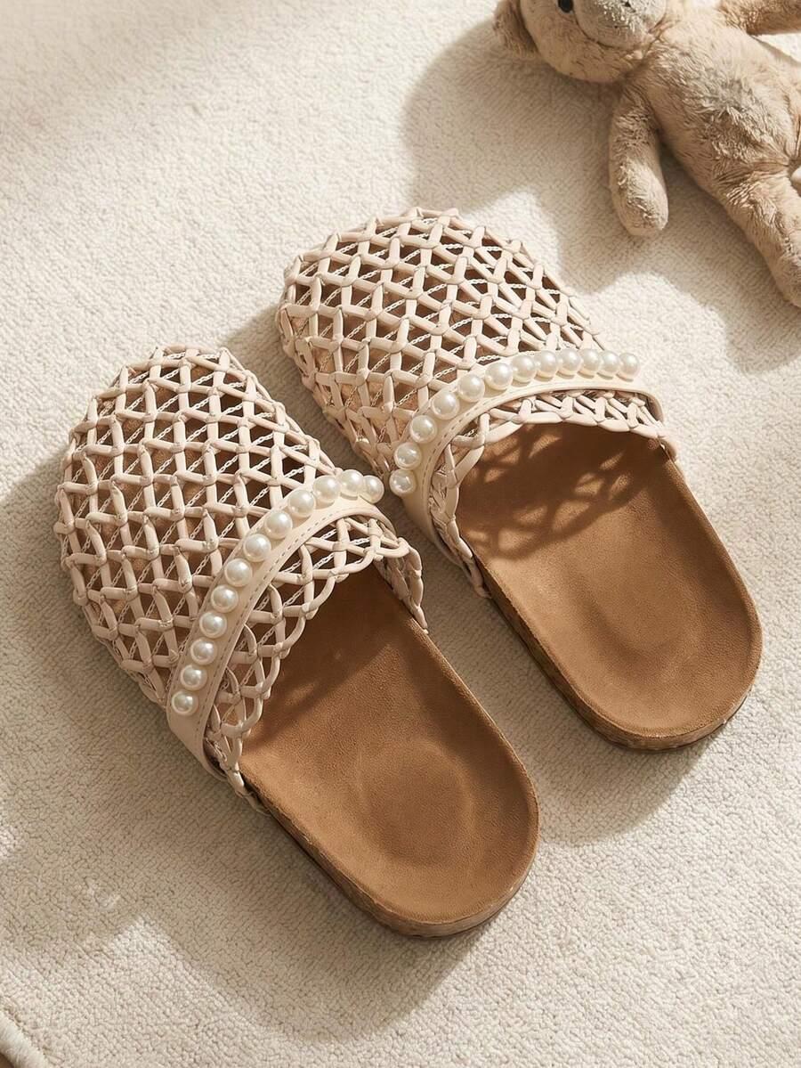 KLAPKI CASUAL ZDOBIENIA