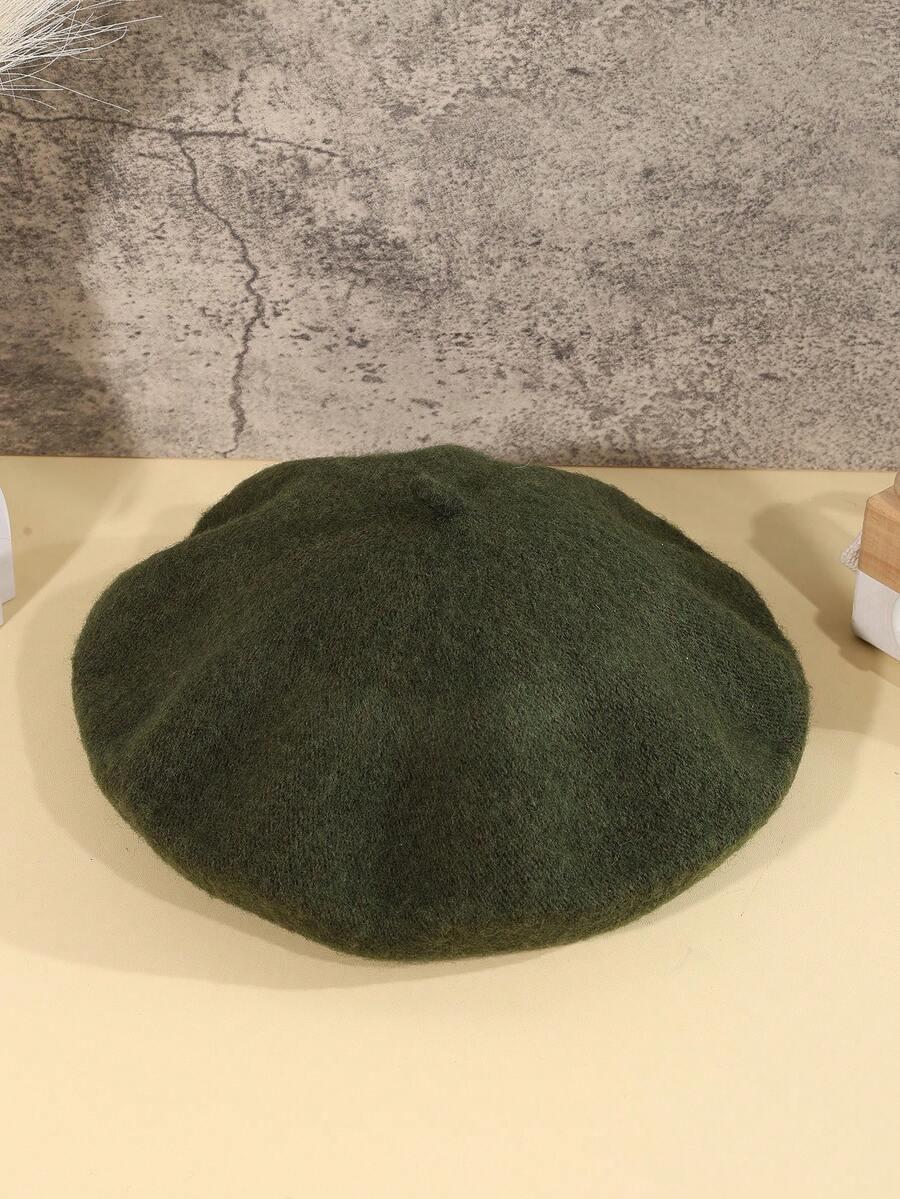 zielony klasyczny beret