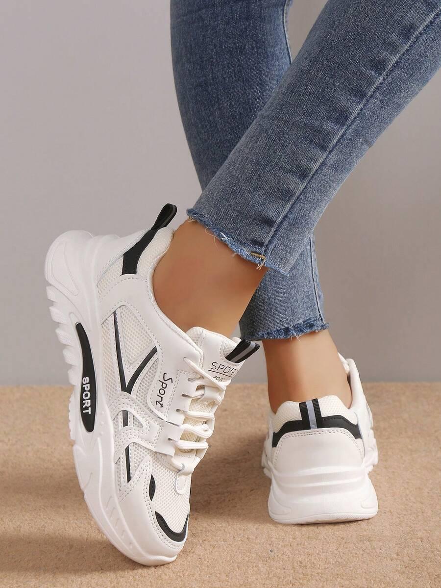 beżowe buty sportowe kontrast