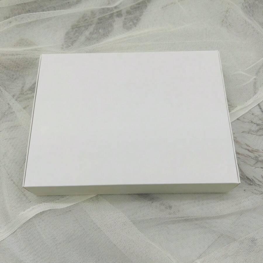 BIAŁY PAPIEROWY KARTON 10-PACK