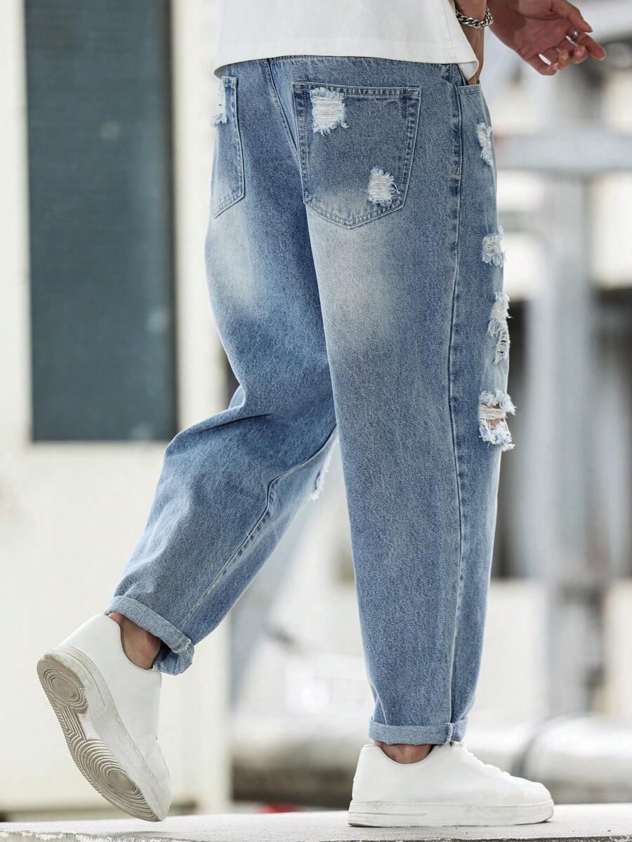 niebieskie spodnie jeans