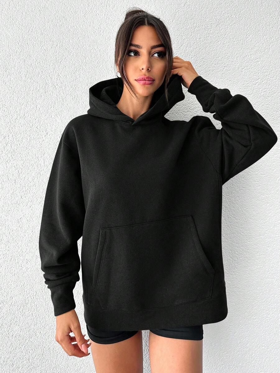 CZARNA BLUZA Z KAPTUREM