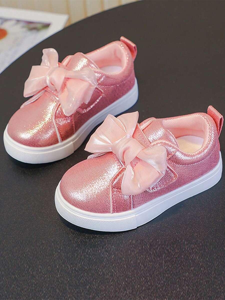 różowe buty sportowe