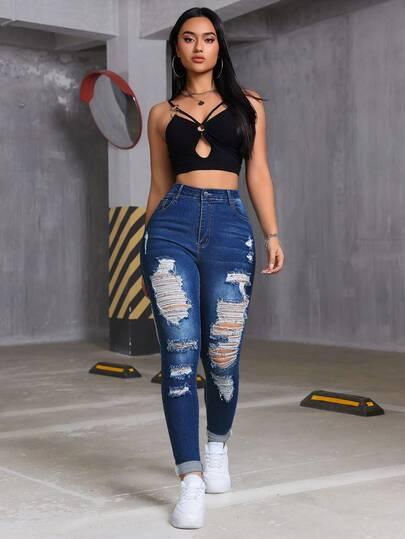 niebieskie jeansy rurki