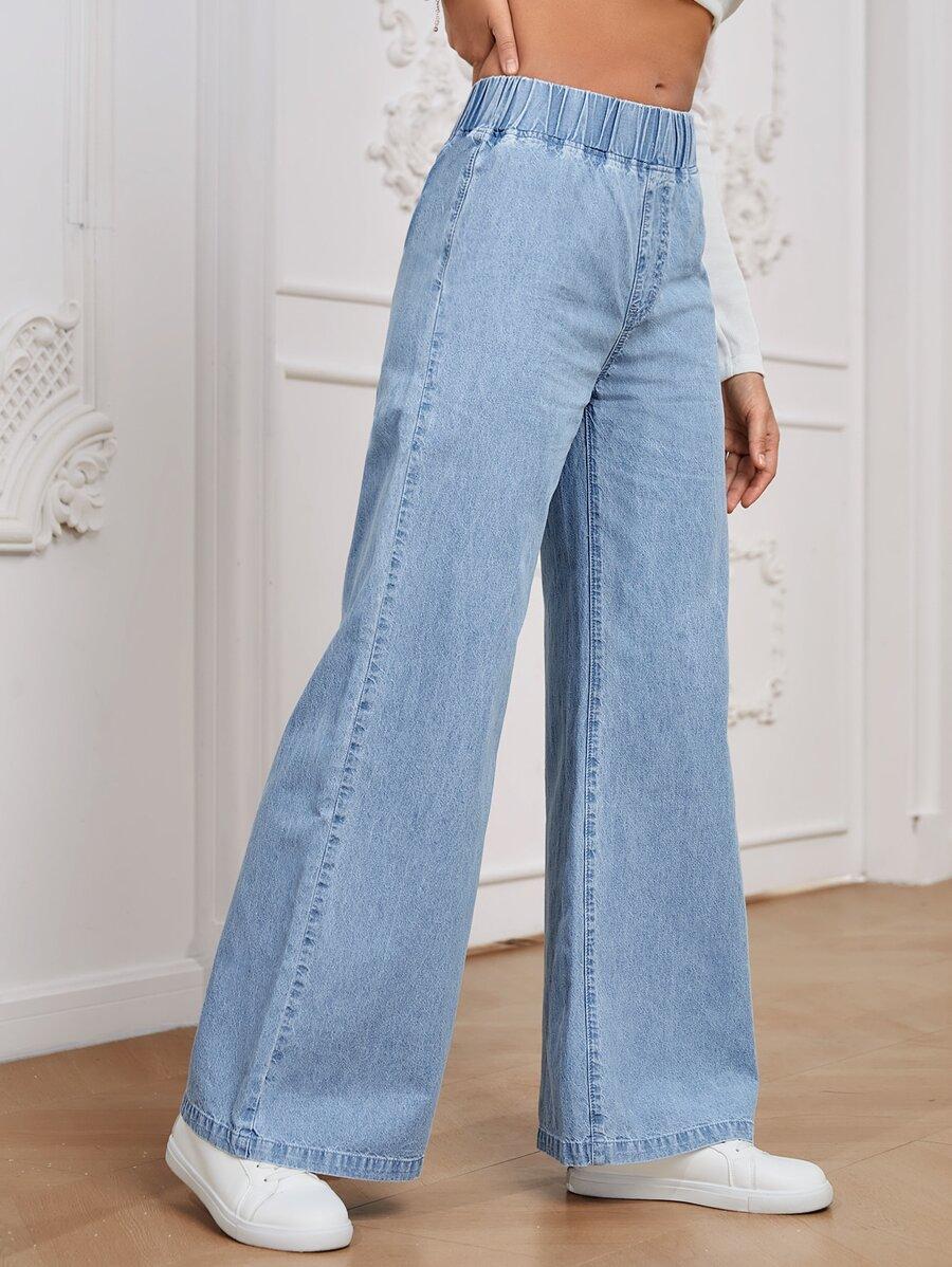 niebieskie spodnie jeans