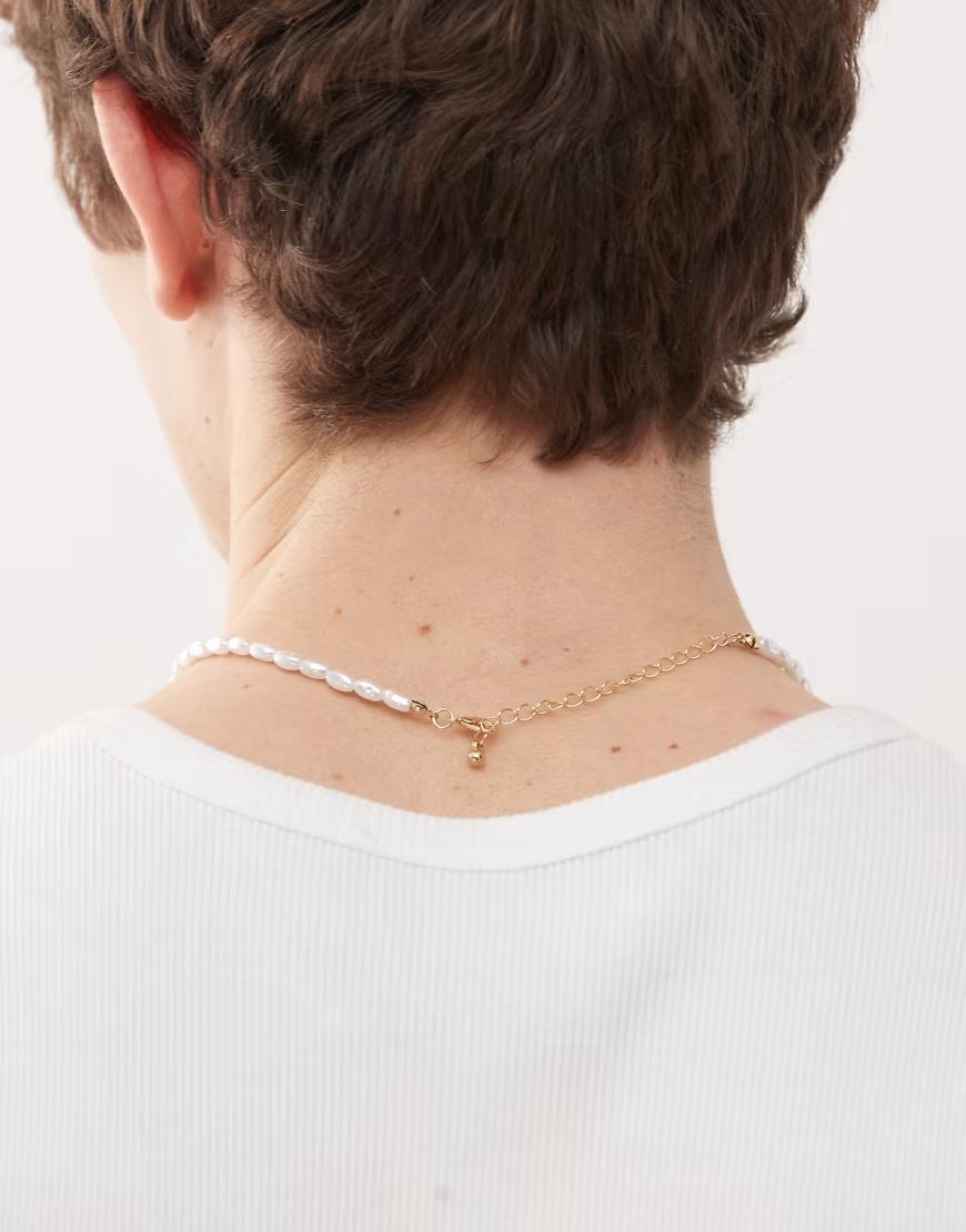 biały naszyjnik zdobienie