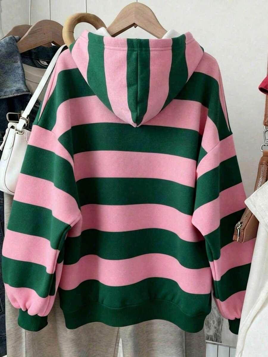 BLUZA Z KAPTUREM WZÓR PASKI