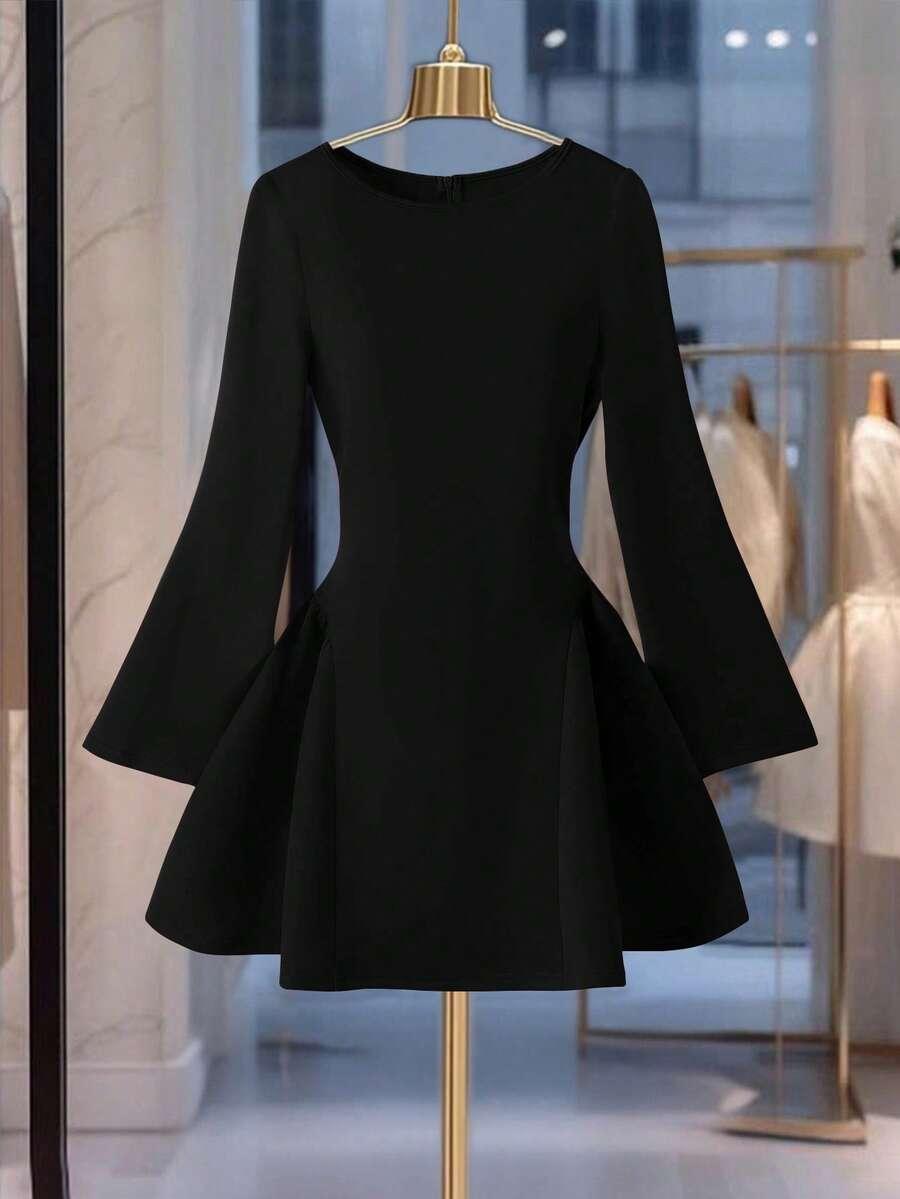 czarna mini sukienka