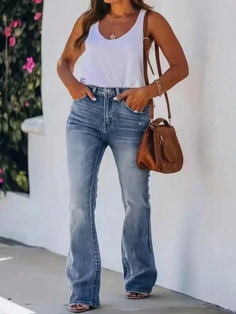 niebieskie jeansy kieszenie