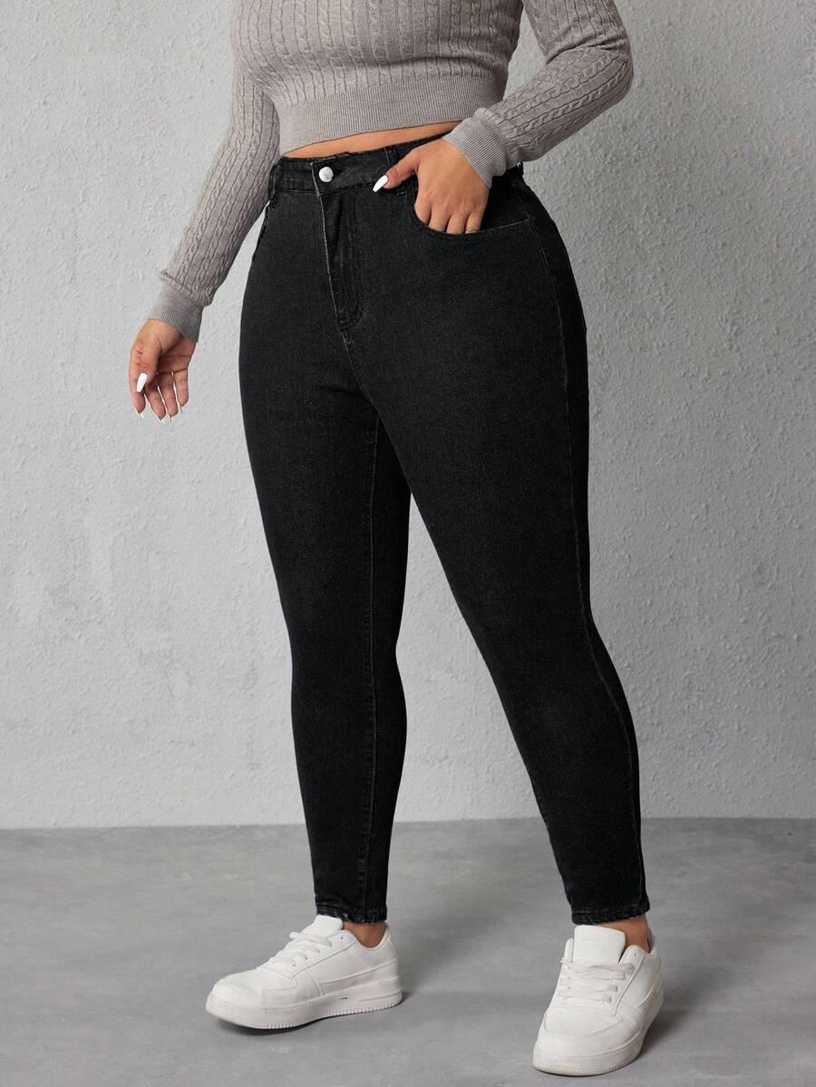 czarne spodnie jeans