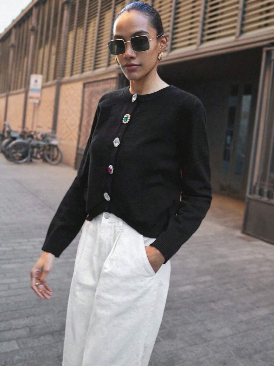 CZARNY SWETER GUZIKI