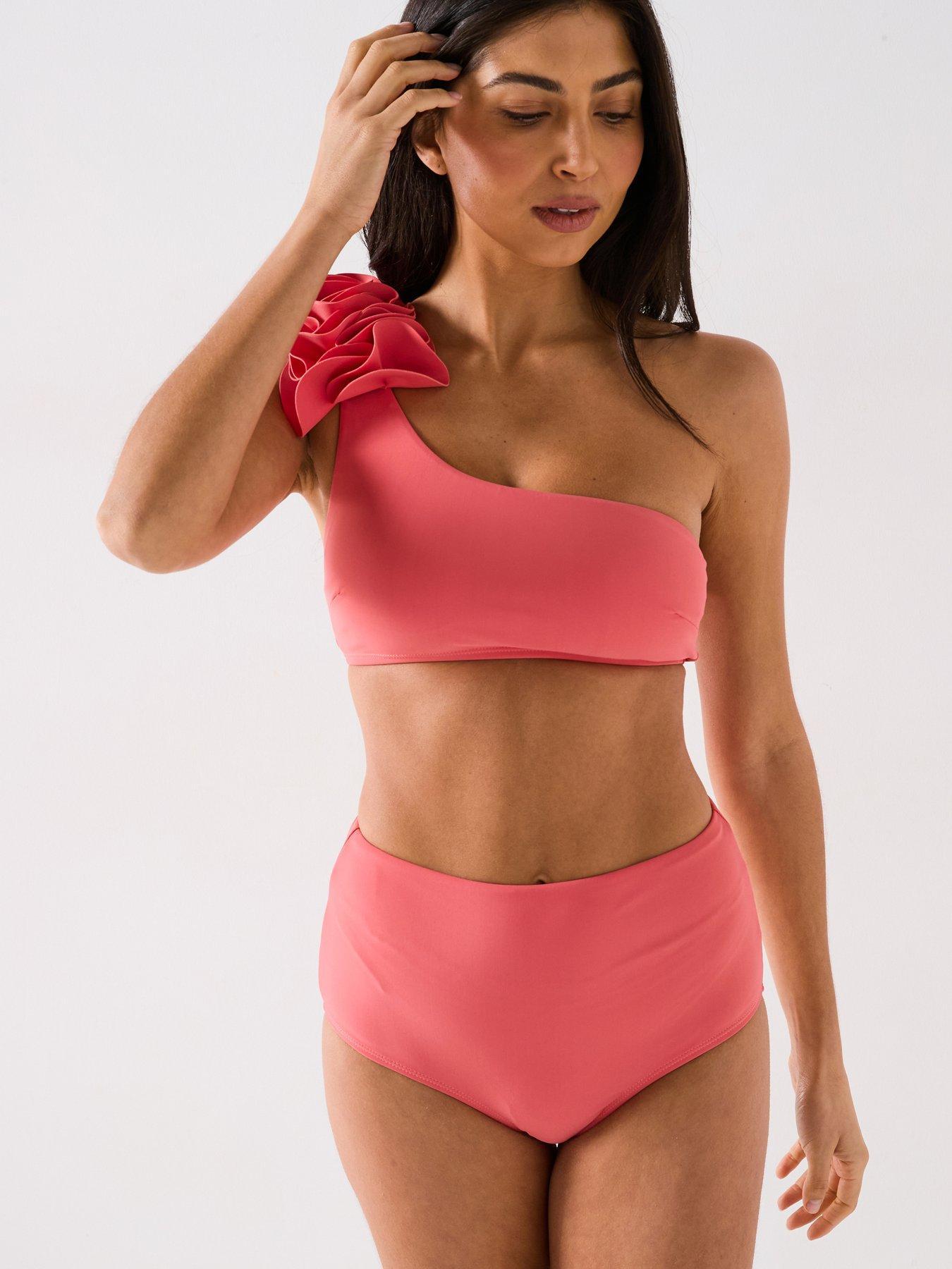 V BY VERY GÓRA OD BIKINI NA JEDNO RAMIĘ
