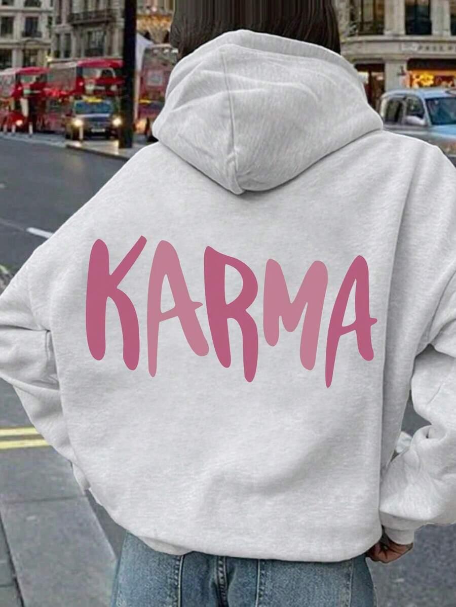 czarna bluza z kapturem napis karma