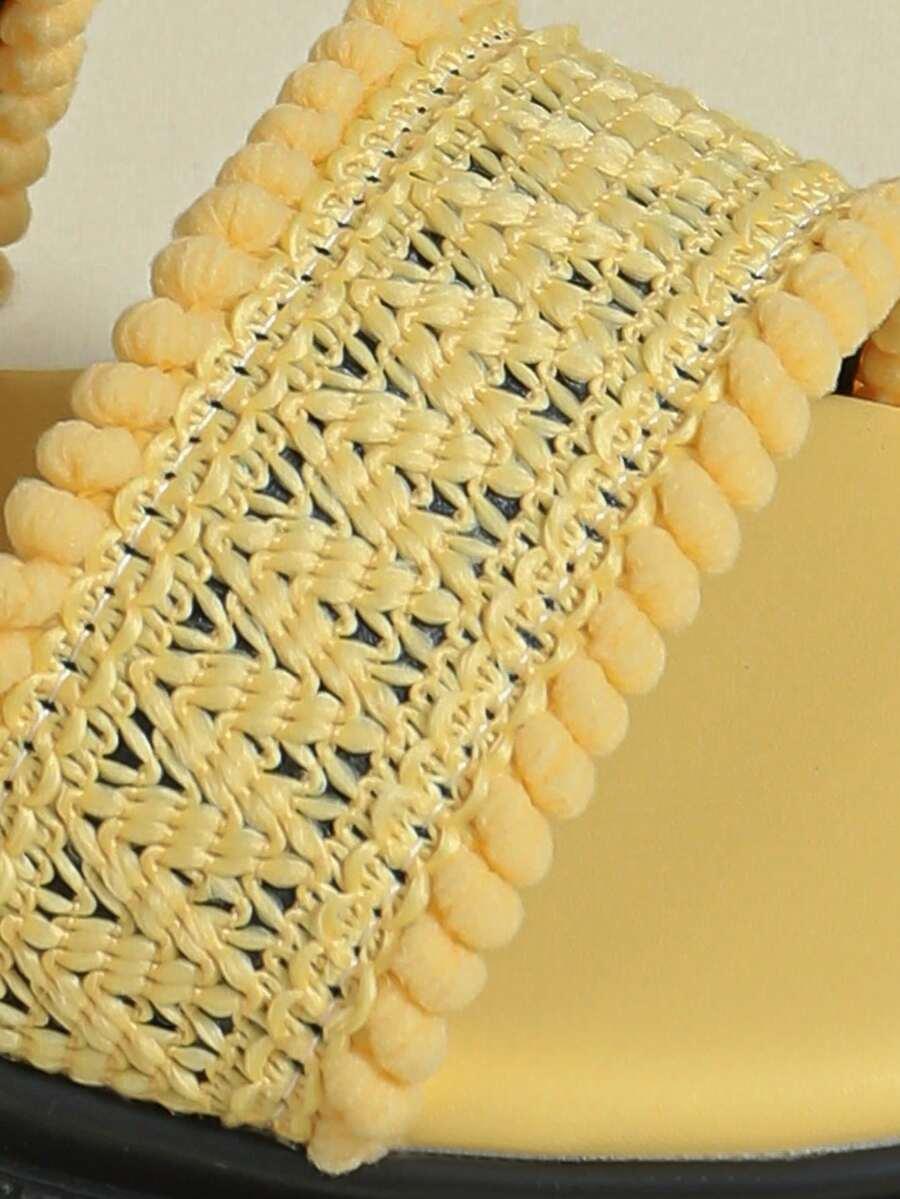 żółte sandały klamra