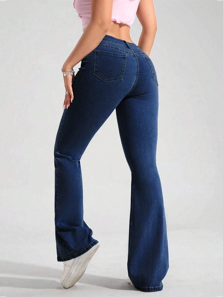 granatowe spodnie jeans 