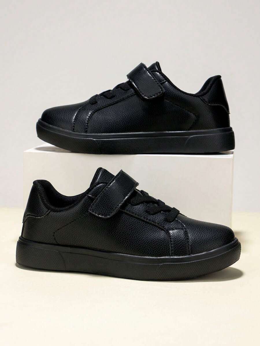 czarne buty sportowe