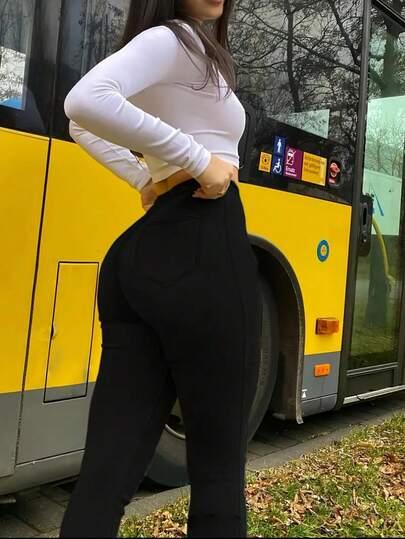 czarne spodnie jeans