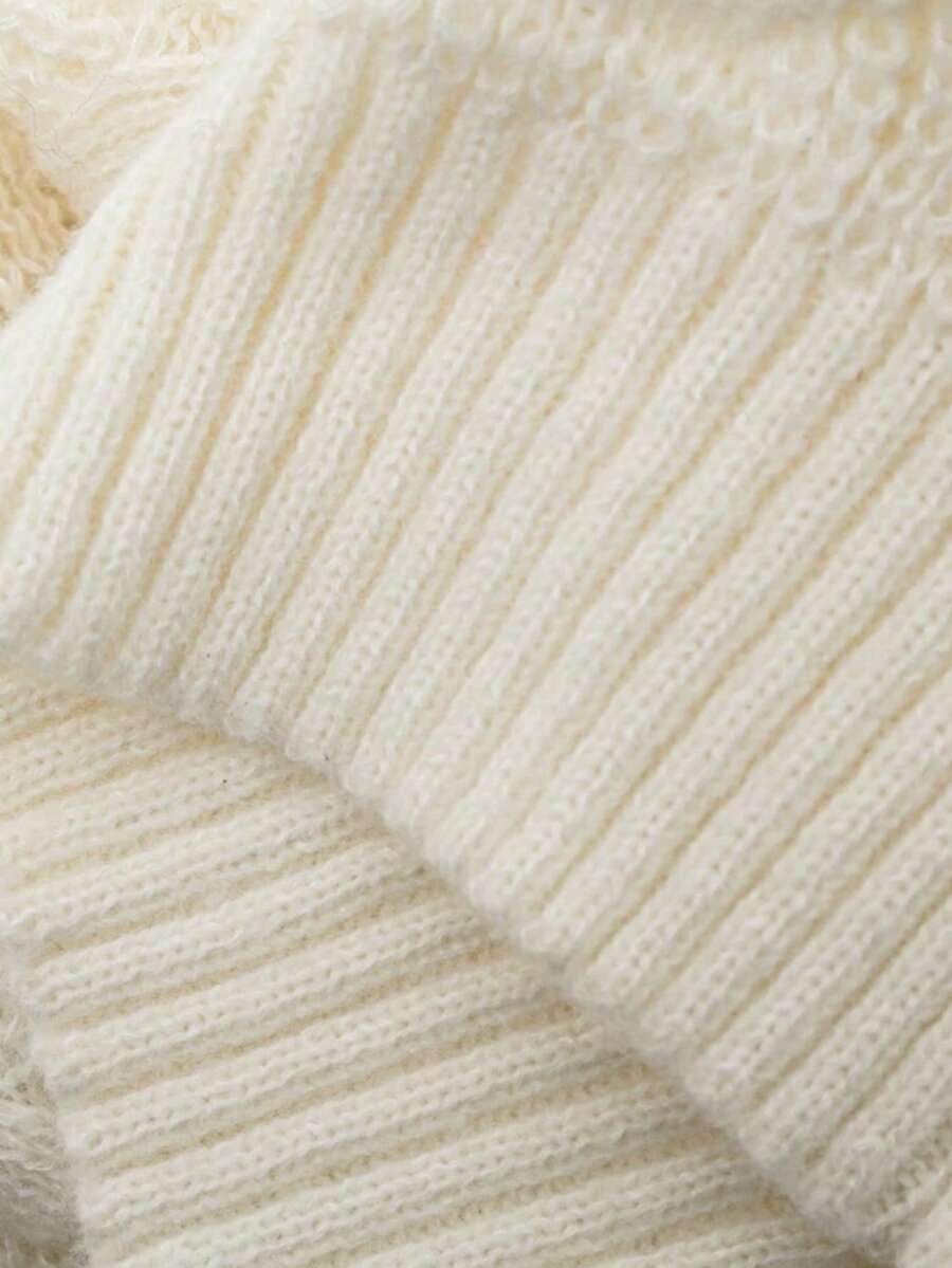 kremowy komplet sweter spodnie