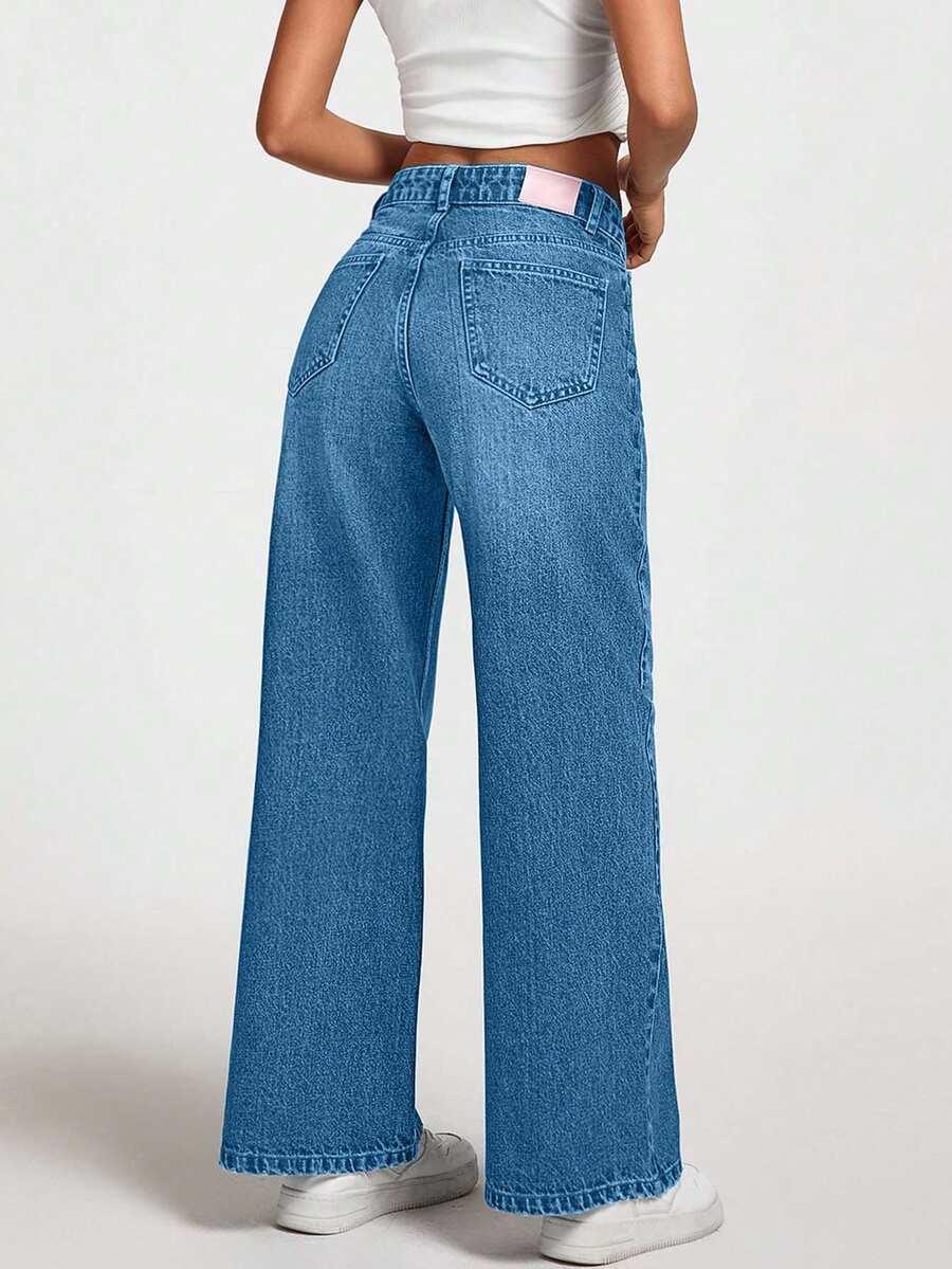 niebieskie spodnie jeans 