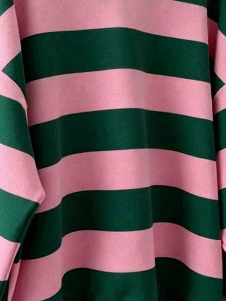BLUZA Z KAPTUREM WZÓR PASKI
