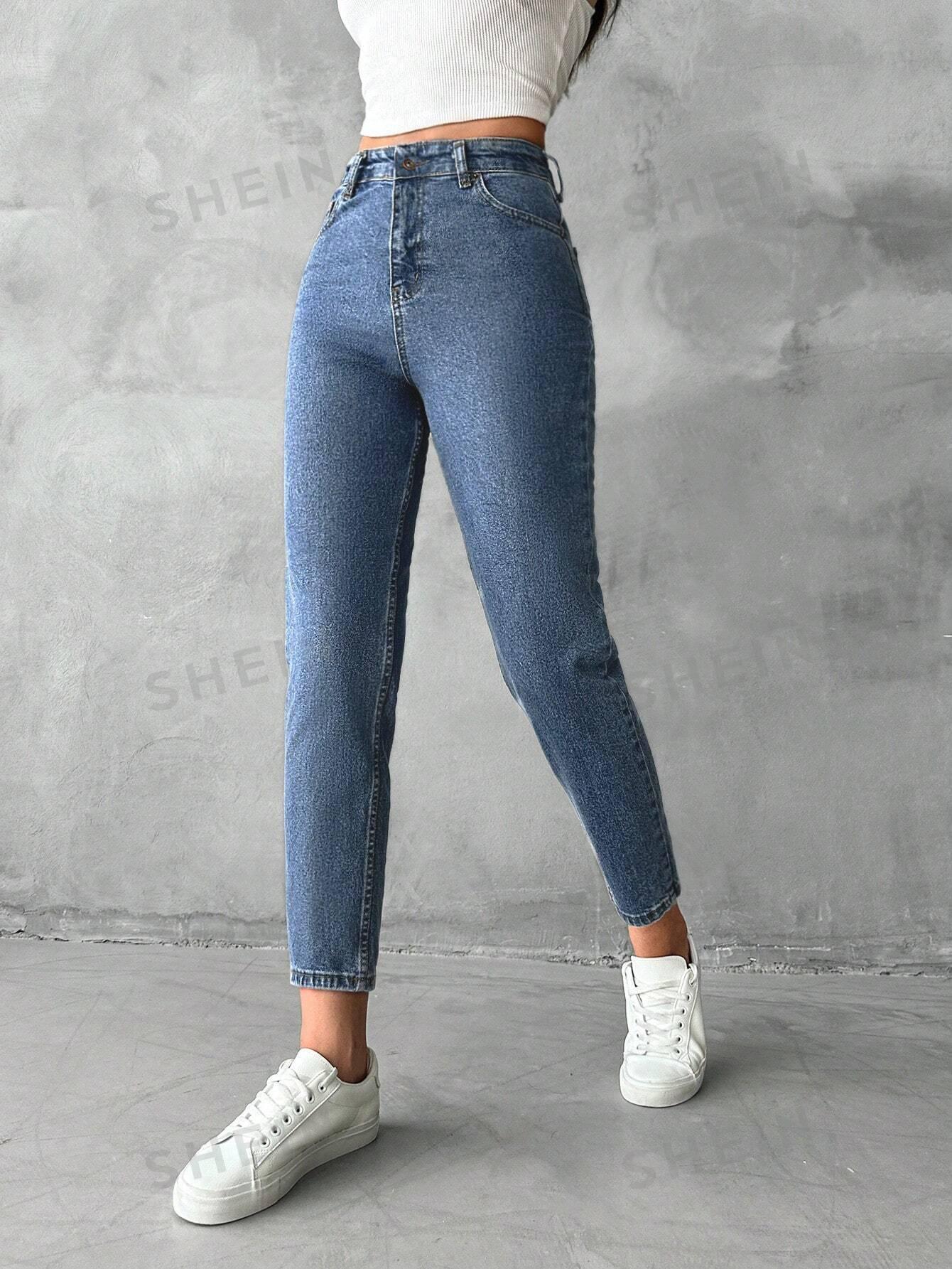 niebieskie jeansy kieszenie 