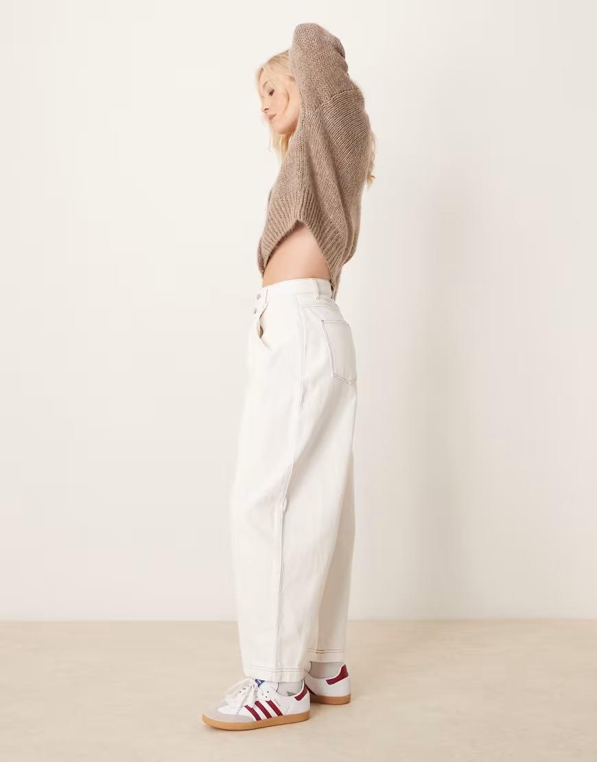 BIAŁE SPODNIE JEANS