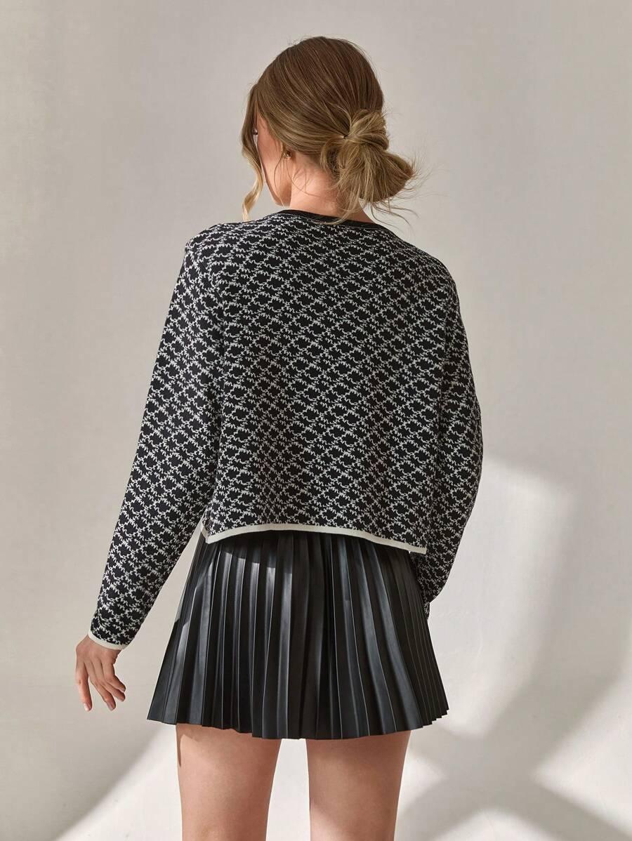 SWETER WIĄZANY Z WZOREM