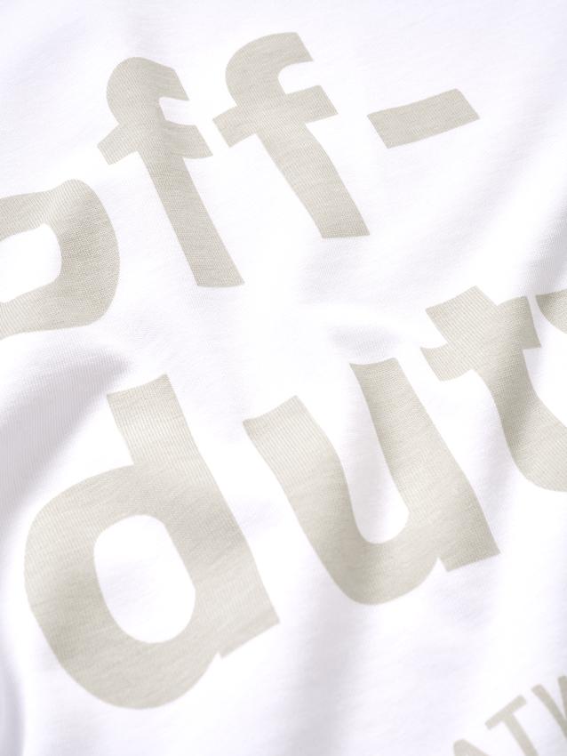 biały klasyczny t-shirt oversize logo napisy