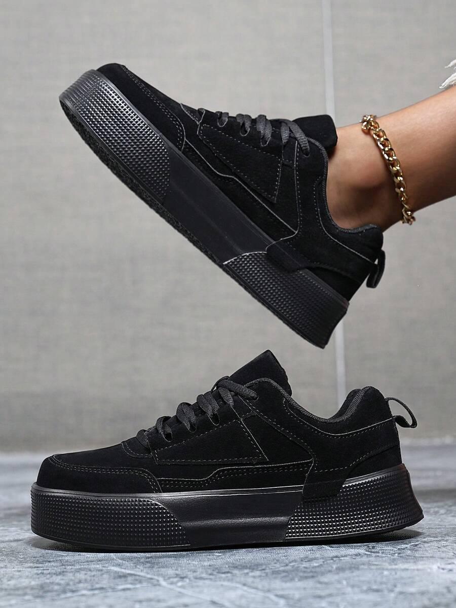 czarne buty sportowe