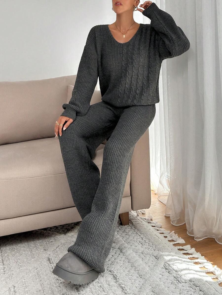 dzianinowy szary komplet sweter spodnie