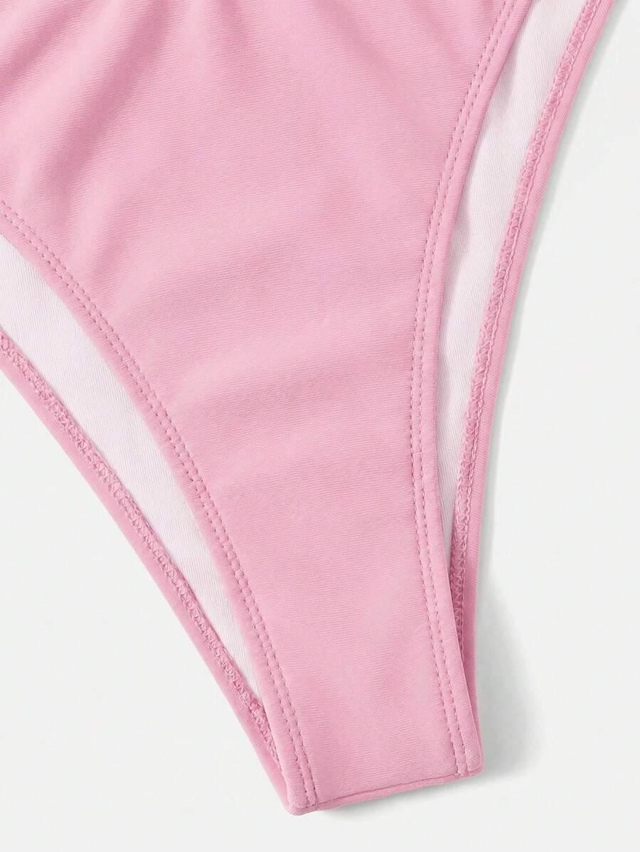 różowy dół od bikini
