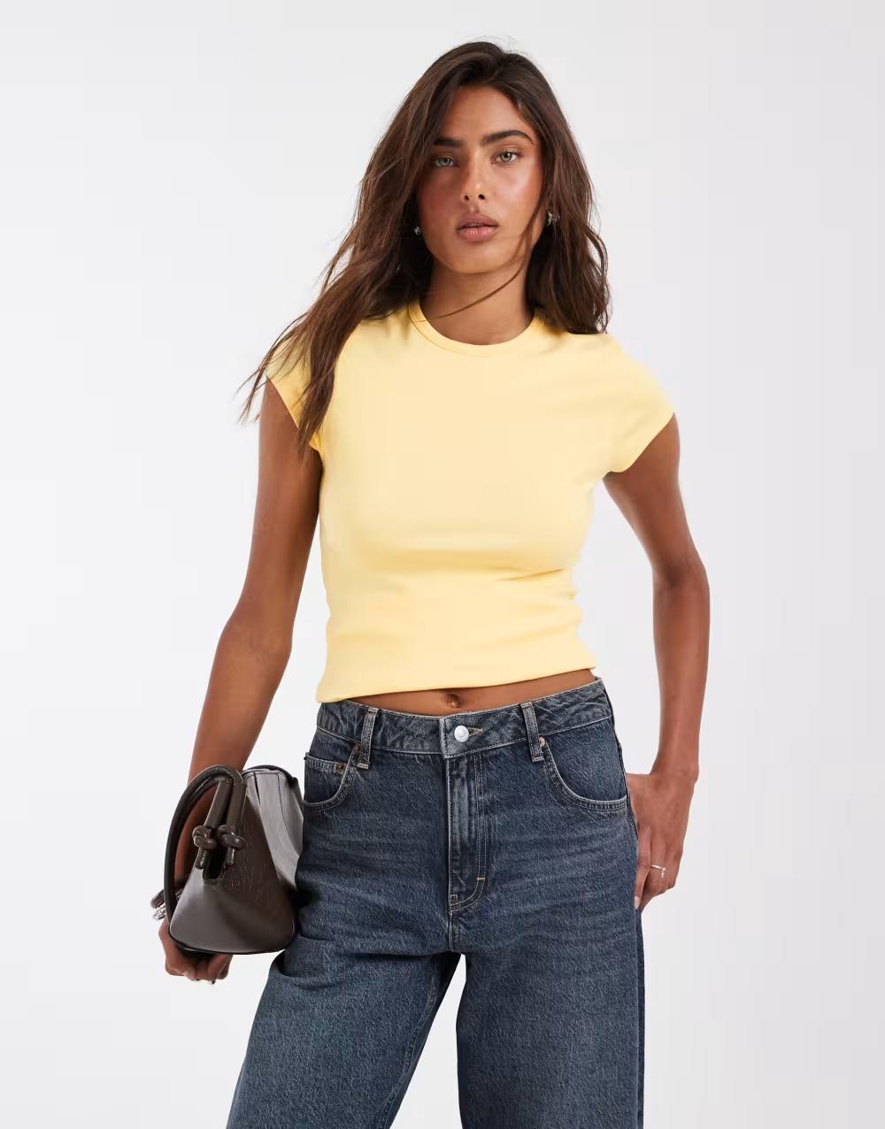 ŻÓŁTY T-SHIRT Z KRÓTKIM RĘKAWEM BASIC