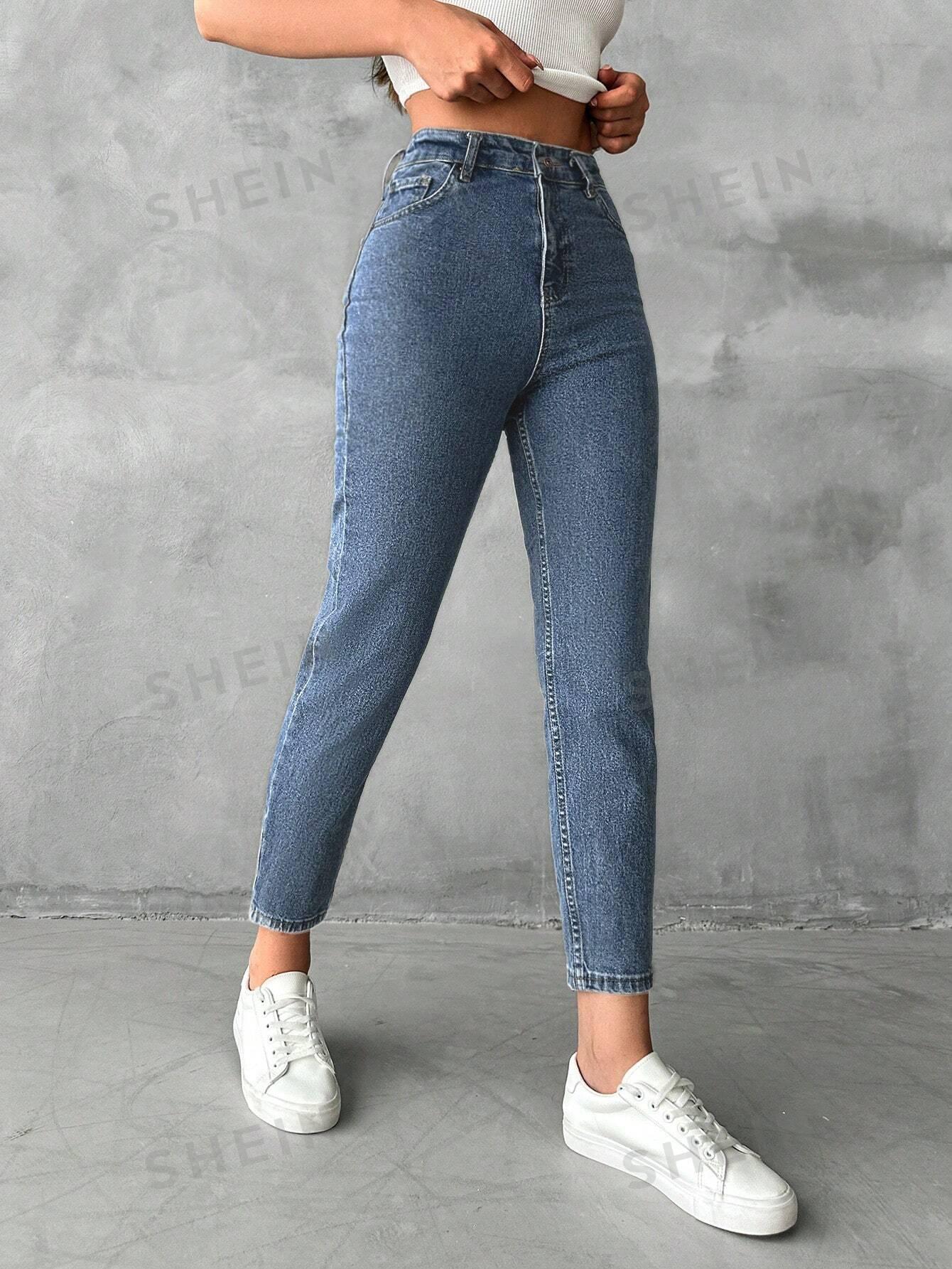 niebieskie jeansy kieszenie 