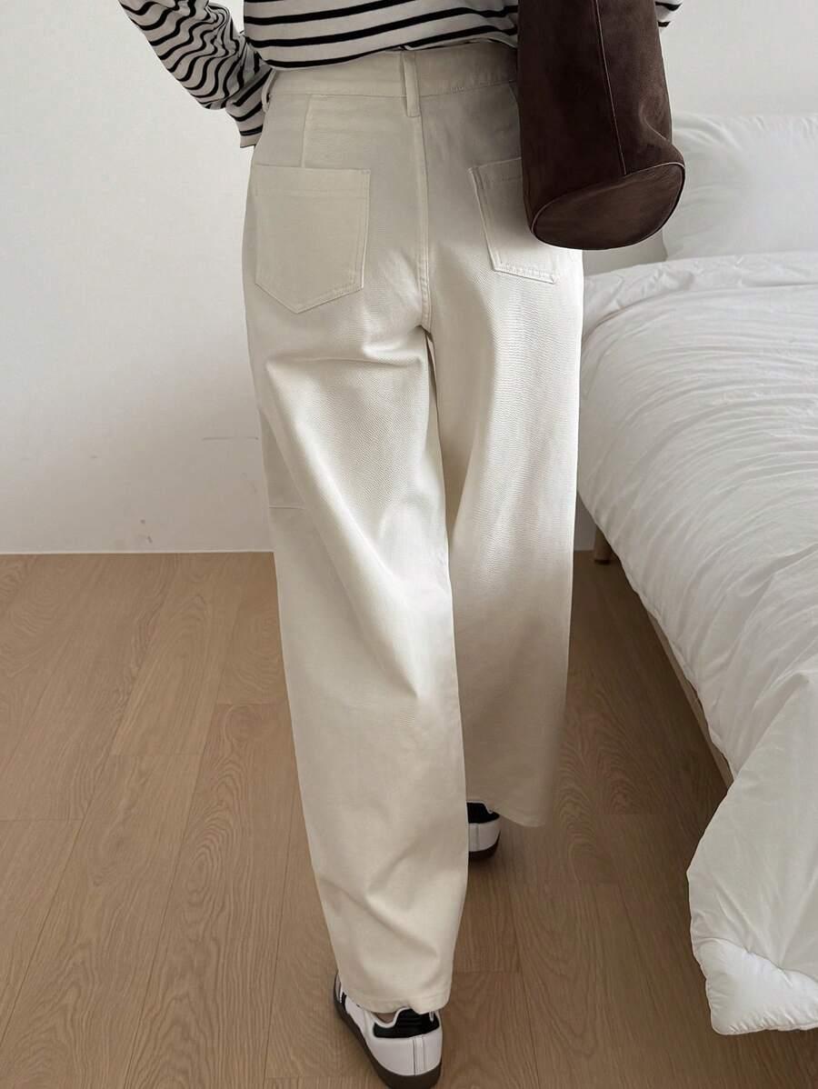 BIAŁE SPODNIE JEANS